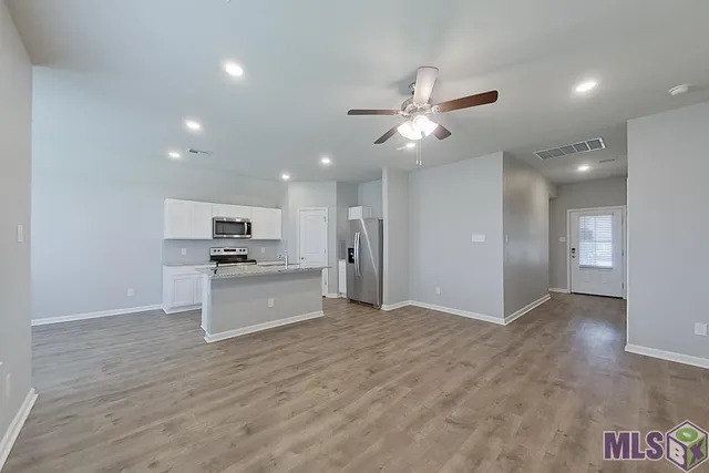 $1,695 | 107 Yardley Court, Lafayette, LA 70507