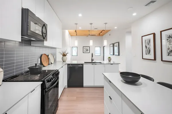 $2,327 | 3515 Webberville Road, Unit HAVEN, Austin, TX 78702