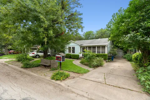 $699,000 | 5214 Woodview Avenue, Austin, TX 78756
