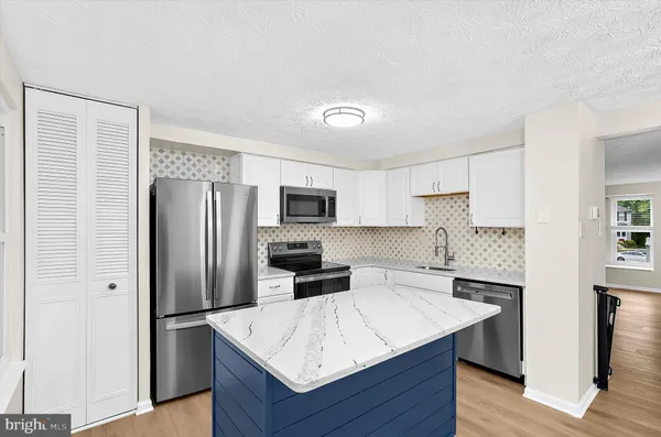 $439,999 | 557 Bay Dale Court, Arnold, MD 21012