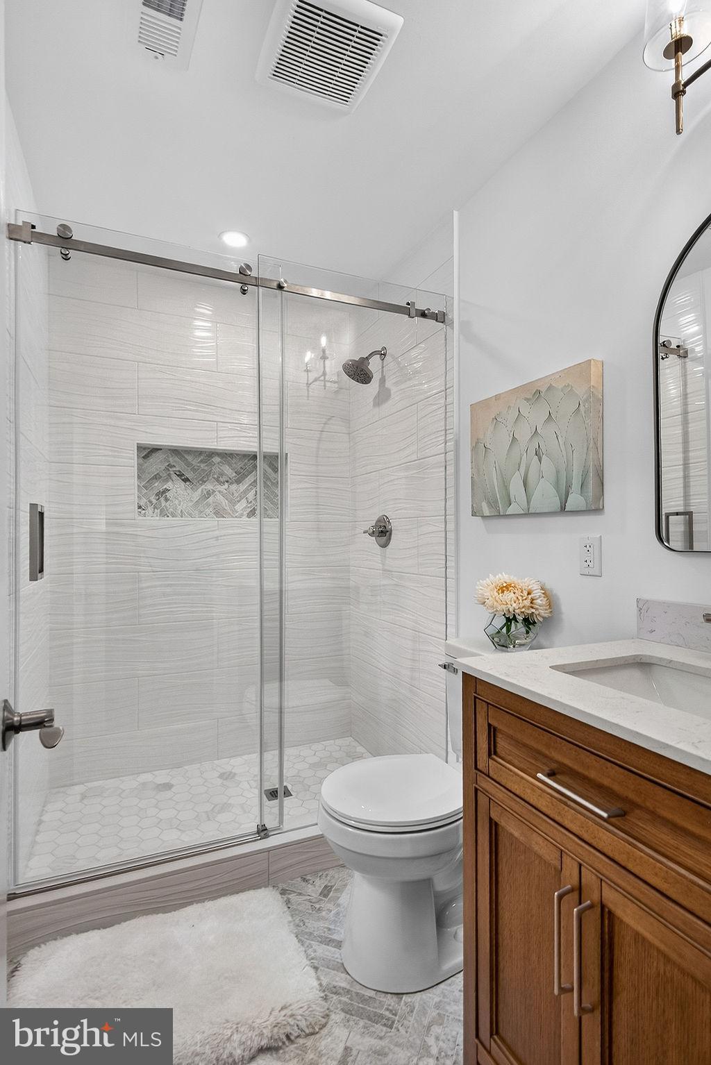 2511 Charlestown Lane Reston, VA 20191 - Photo 11 of 54 Prince Suite Bath