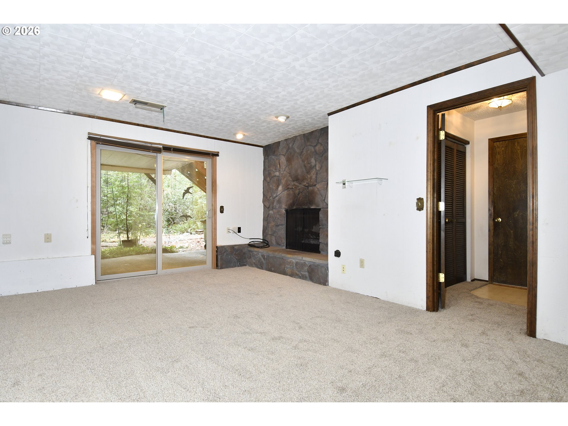 18031 Southeast 370th Avenue Sandy, OR 97055 - Photo 16 of 24 a view of an empty room with a window