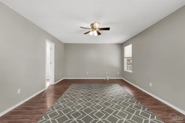 $1,975 | 5499 Chantilly Circle, Milton, FL 32583