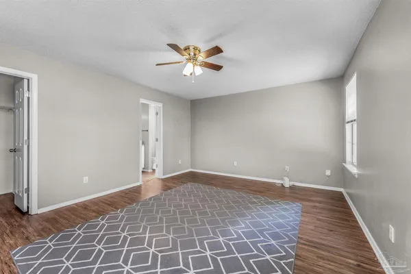 $1,975 | 5499 Chantilly Circle, Milton, FL 32583