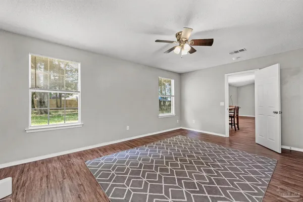 $1,975 | 5499 Chantilly Circle, Milton, FL 32583