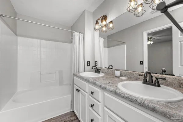 $1,975 | 5499 Chantilly Circle, Milton, FL 32583
