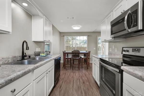 $1,975 | 5499 Chantilly Circle, Milton, FL 32583