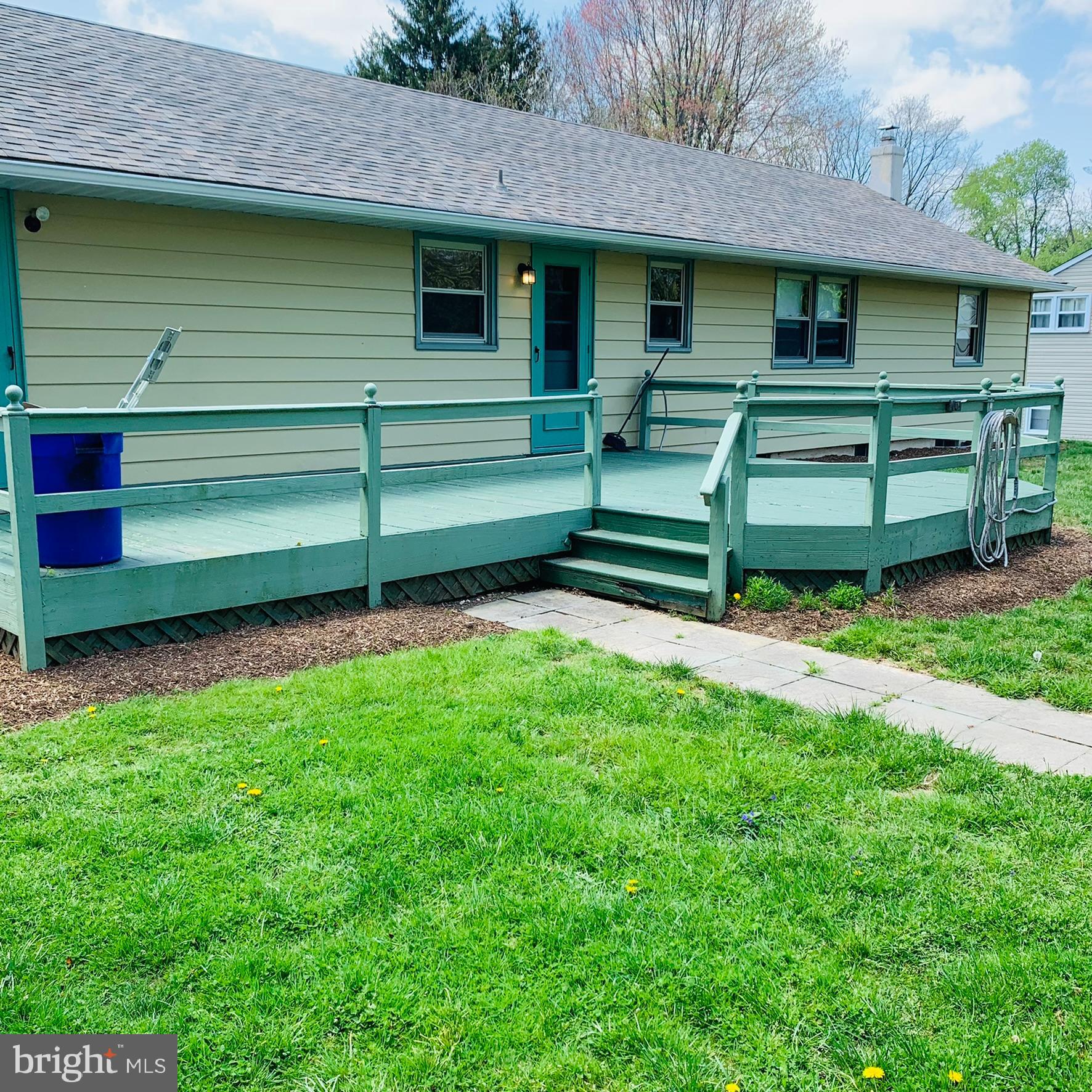 1166 Chelsea Road Aston, PA 19014 - Photo 15 of 60 rear deck
