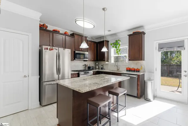 $324,900 | 405 Kindletree Way, Simpsonville, SC 29680