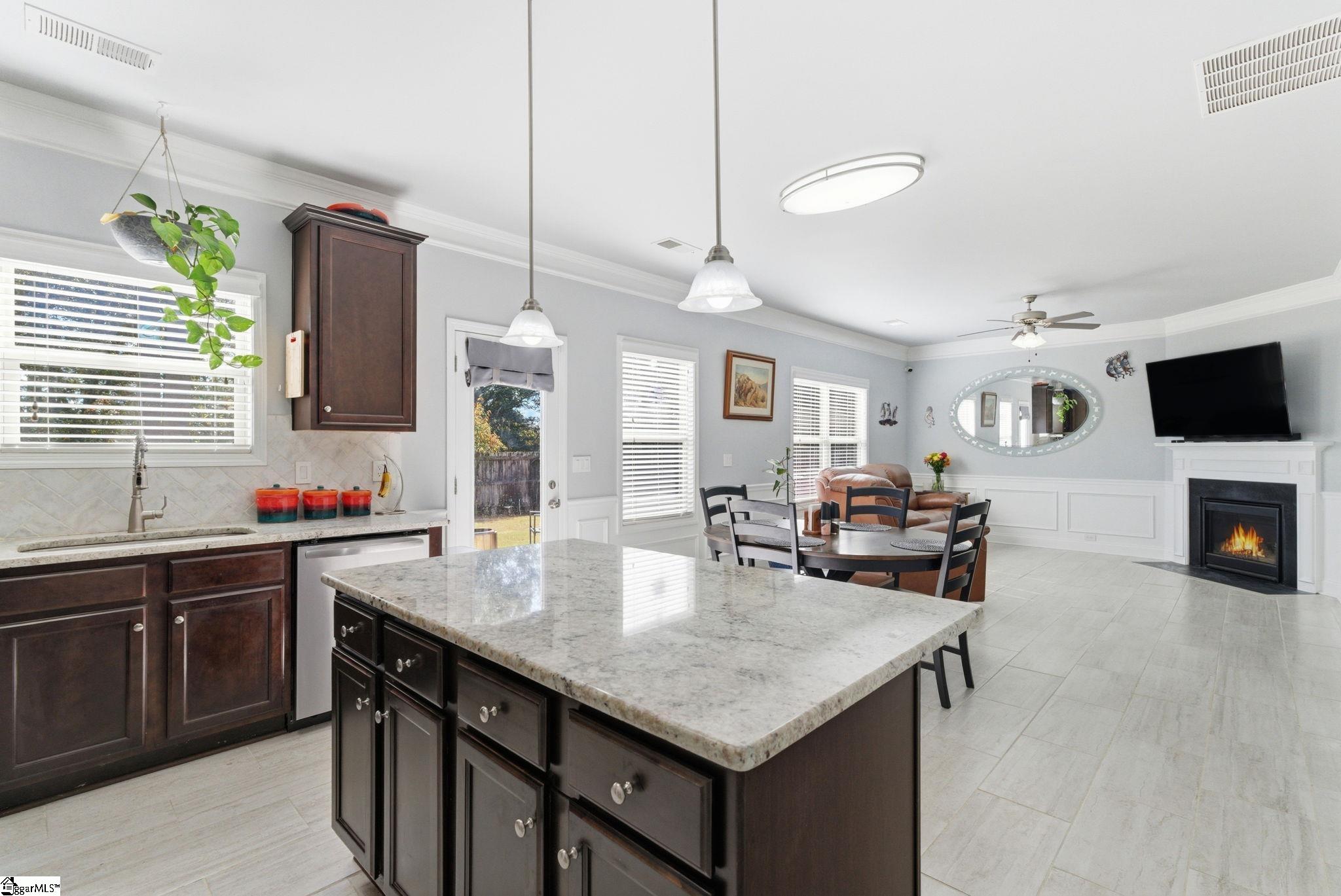 405 Kindletree Way Simpsonville, SC 29680 - Photo 13 of 46