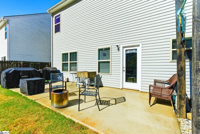 $324,900 | 405 Kindletree Way, Simpsonville, SC 29680