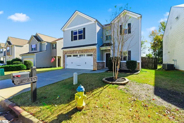 $324,900 | 405 Kindletree Way, Simpsonville, SC 29680