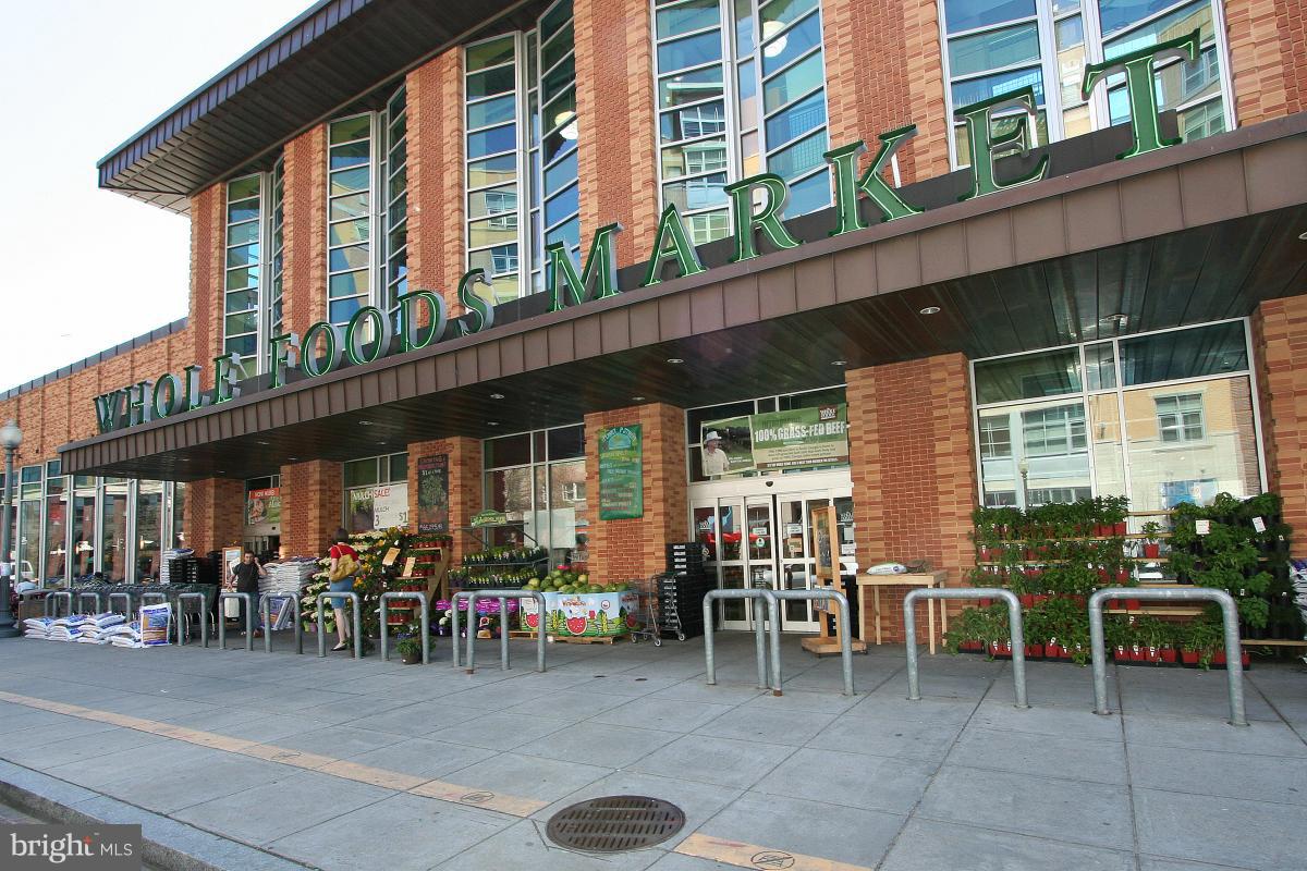 1 Scott Circle Northwest, Unit 20 Washington, DC 20036 - Photo 18 of 20 Whole Foods - 2 Blocks walk