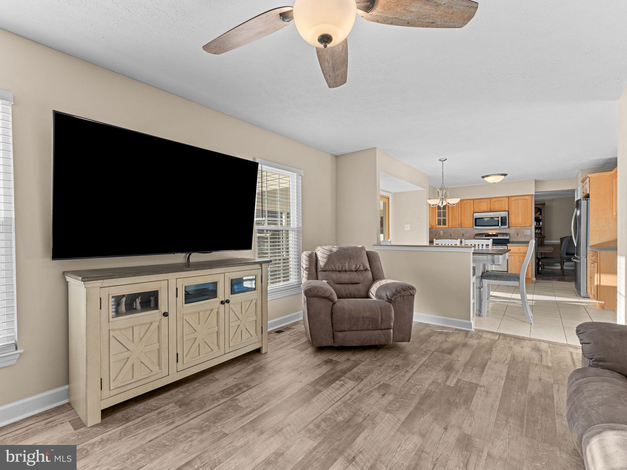 425 Glasgow Road Williamstown, NJ 08094 - Photo 12 of 53 Modern living space with open layout charm.