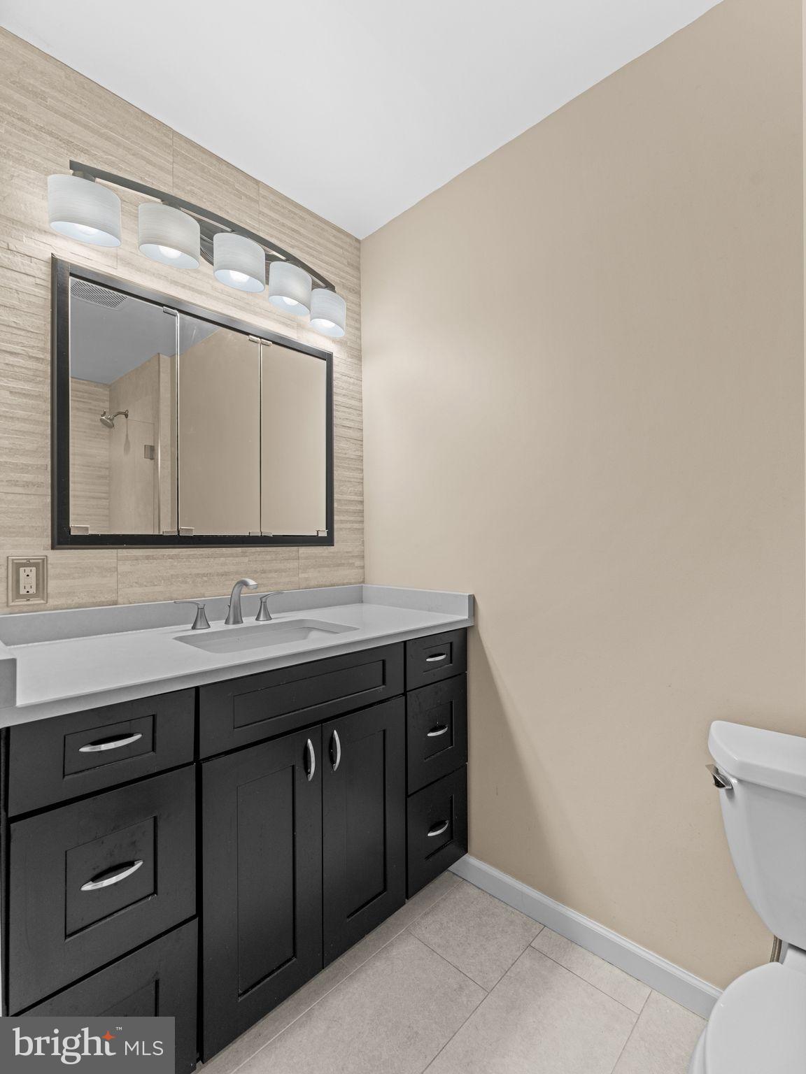 425 Glasgow Road Williamstown, NJ 08094 - Photo 21 of 53 Primary Bathroom