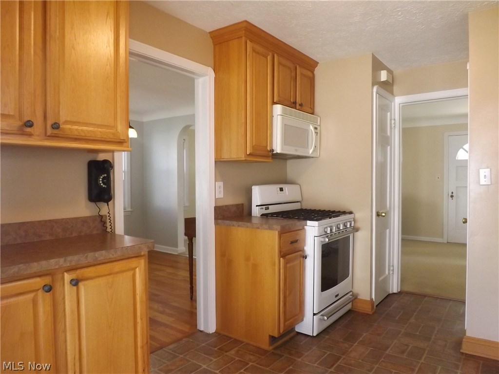 13303 Thraves Road Garfield Heights, OH 44125 - Photo 2 of 18