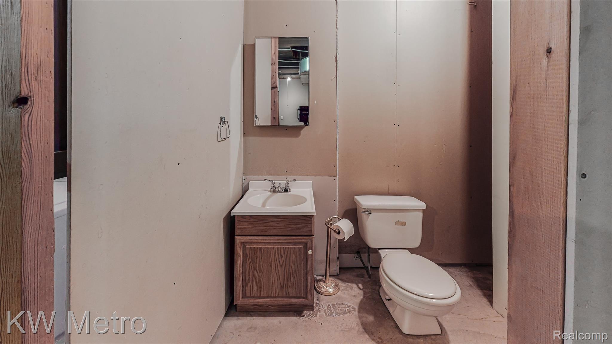 1935 McKail Road Romeo, MI 48065 - Photo 23 of 64 Bathroom Basement (1).jpg