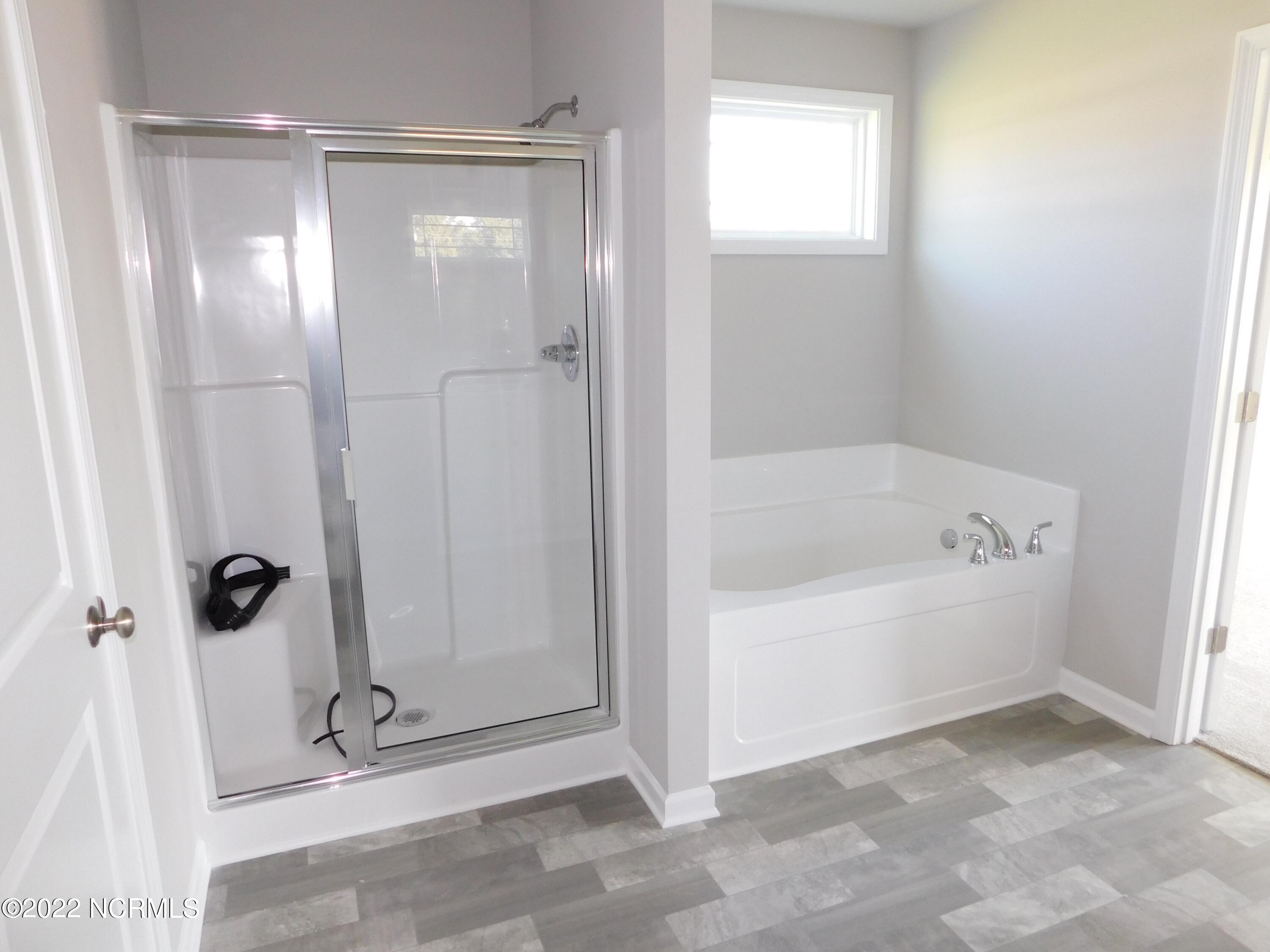4125 Nahunta Road Pikeville, NC 27863 - Photo 14 of 22 Sep Shower/Garden Tub