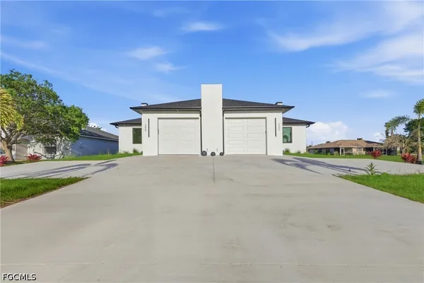 $620,000 | 3631 Southwest Santa Barbara Place, Cape Coral, FL 33914