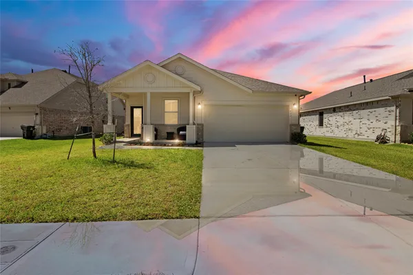 $329,900 | 622 Little Cypress Lane, Baytown, TX 77523