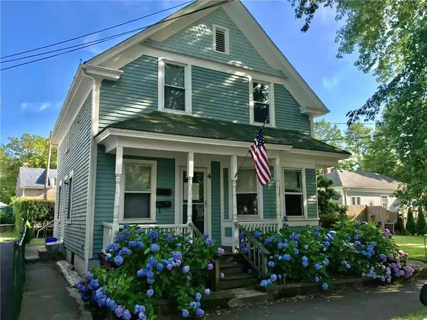 $304,950 | 4 Bayview Avenue, Unit 3, Bristol, RI 02809