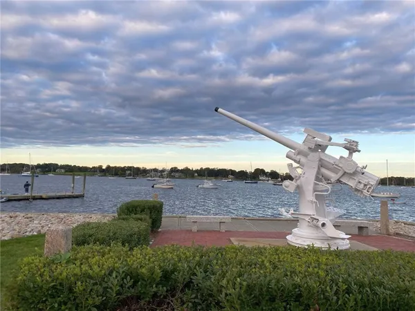 $304,950 | 4 Bayview Avenue, Unit 3, Bristol, RI 02809