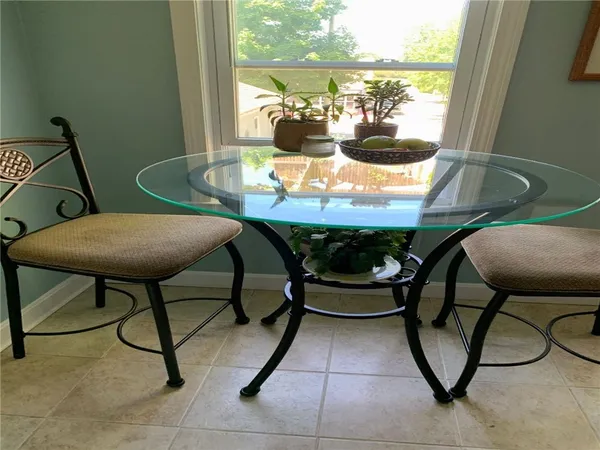 $304,950 | 4 Bayview Avenue, Unit 3, Bristol, RI 02809