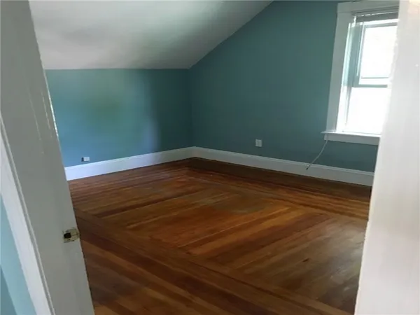 $304,950 | 4 Bayview Avenue, Unit 3, Bristol, RI 02809