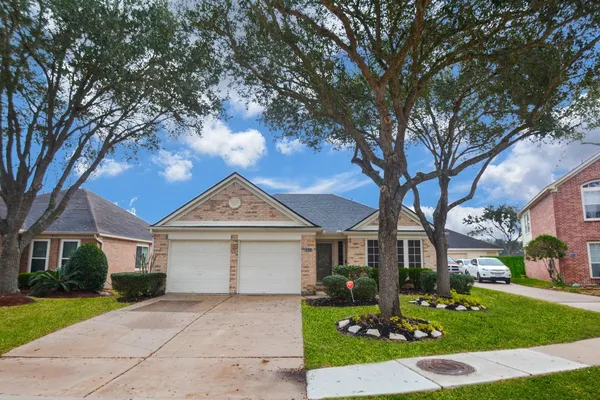 $2,000 | 2811 Eros Lane, Missouri City, TX 77459