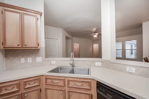 $2,000 | 2811 Eros Lane, Missouri City, TX 77459