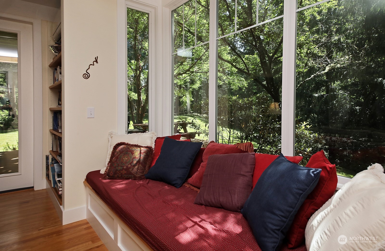 4453 Campbell Road Clinton, WA 98236 - Photo 10 of 29 Gallery Image 10