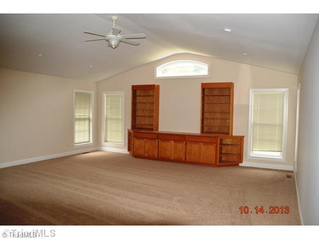 200 Cliff Ridge Winston-Salem, NC 27107 - Photo 3 of 16 Playroom.