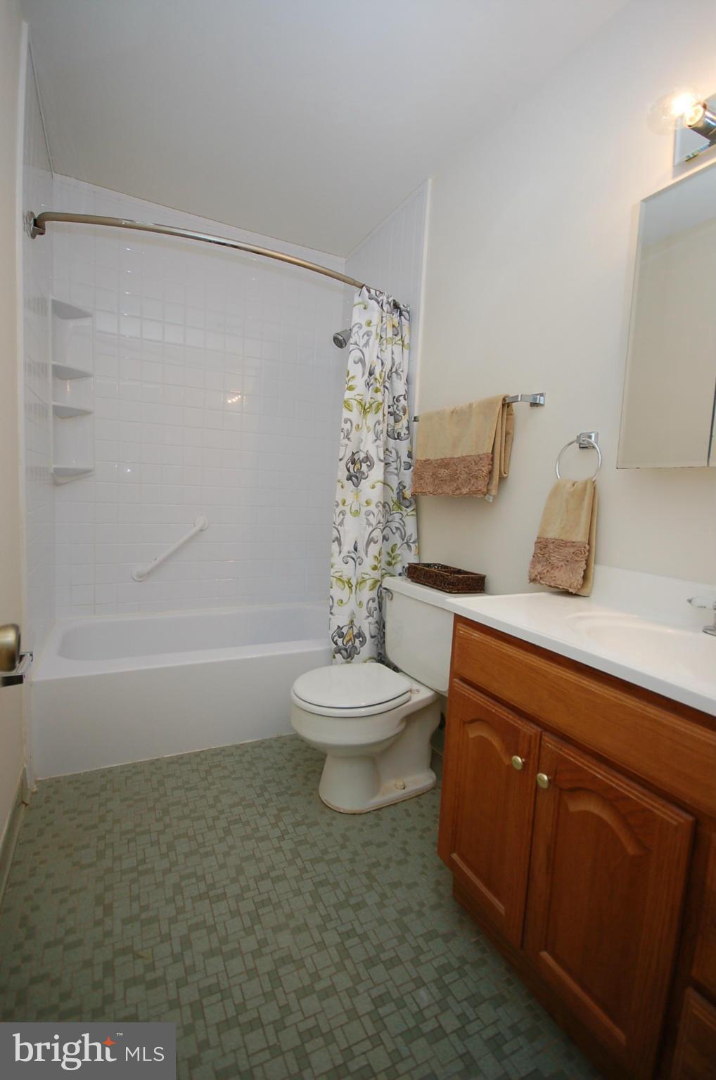 1651 Winding Waye Lane Silver Spring, MD 20902 - Photo 14 of 21 Hall Bath