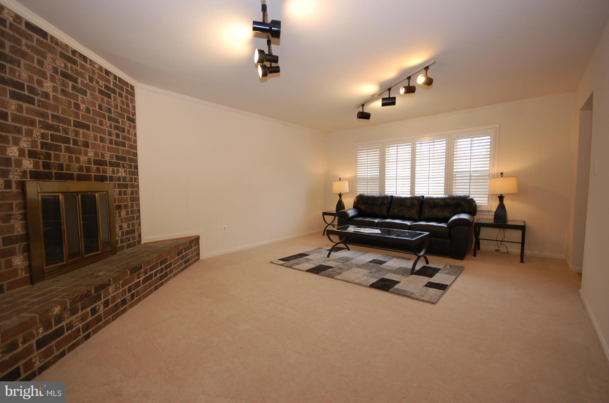 1651 Winding Waye Lane Silver Spring, MD 20902 - Photo 7 of 21 Family Room