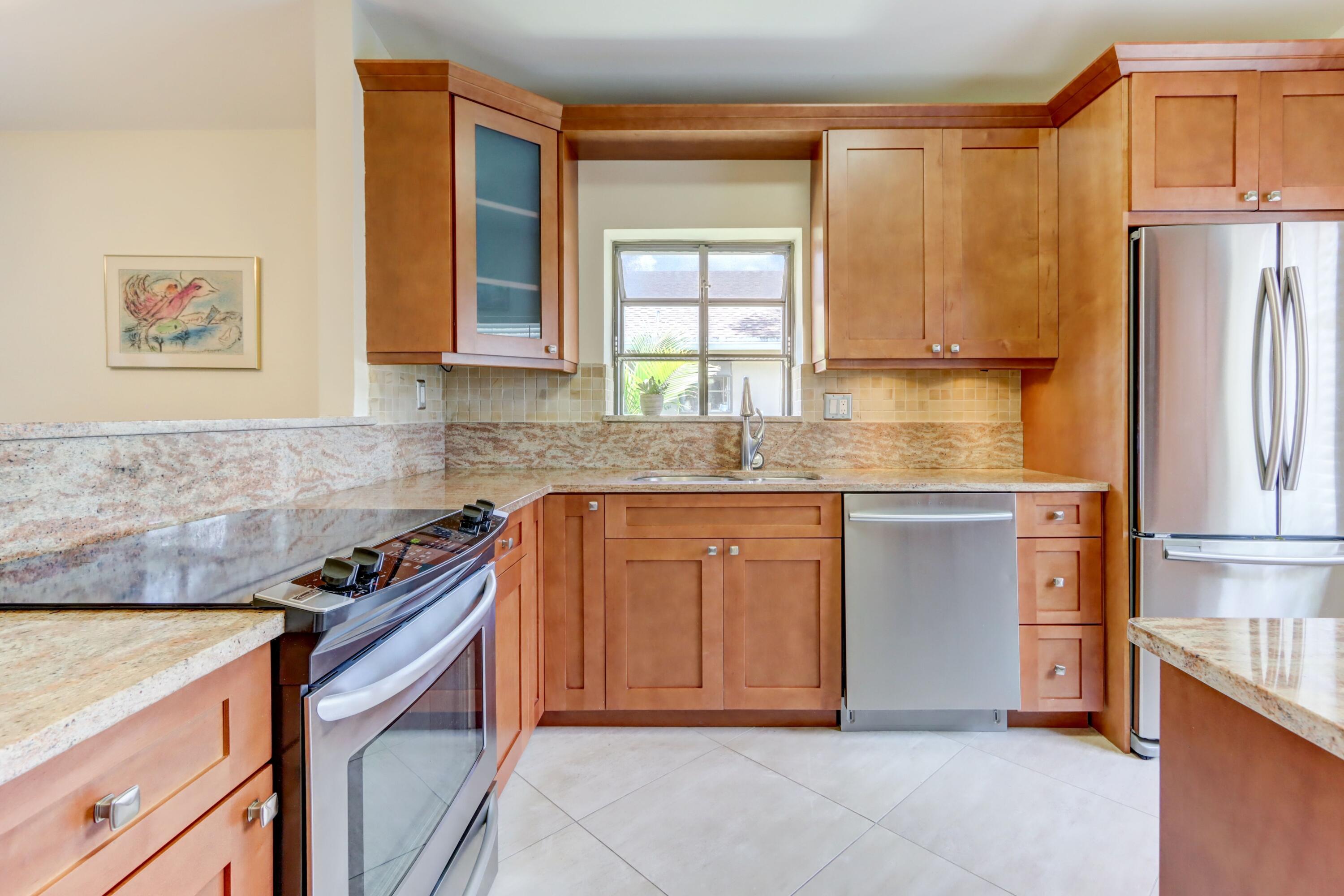 8092 Sweetbriar Way Boca Raton, FL 33496 - Photo 3 of 17 Kitchen - 1