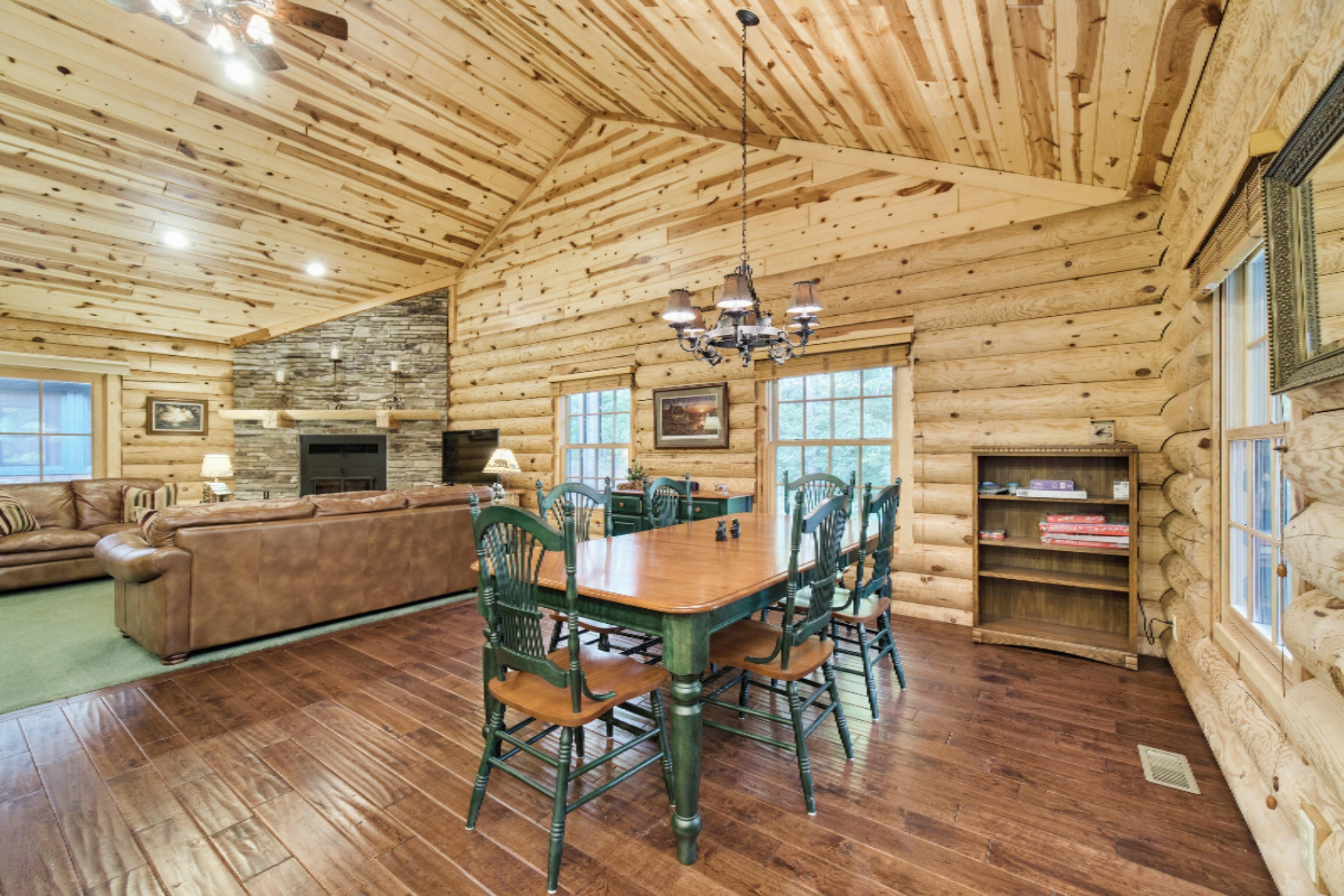 7910 Traverse Road Thompsonville, MI 49683 - Photo 7 of 64 Dining Area