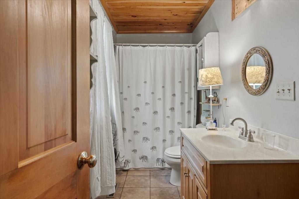 212 Grove Street Clinton, MA 01510 - Photo 9 of 30