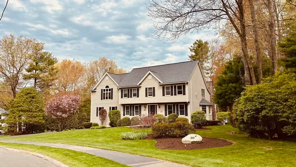 $1,275,000 | 36 Jackson Circle, Franklin, MA 02038