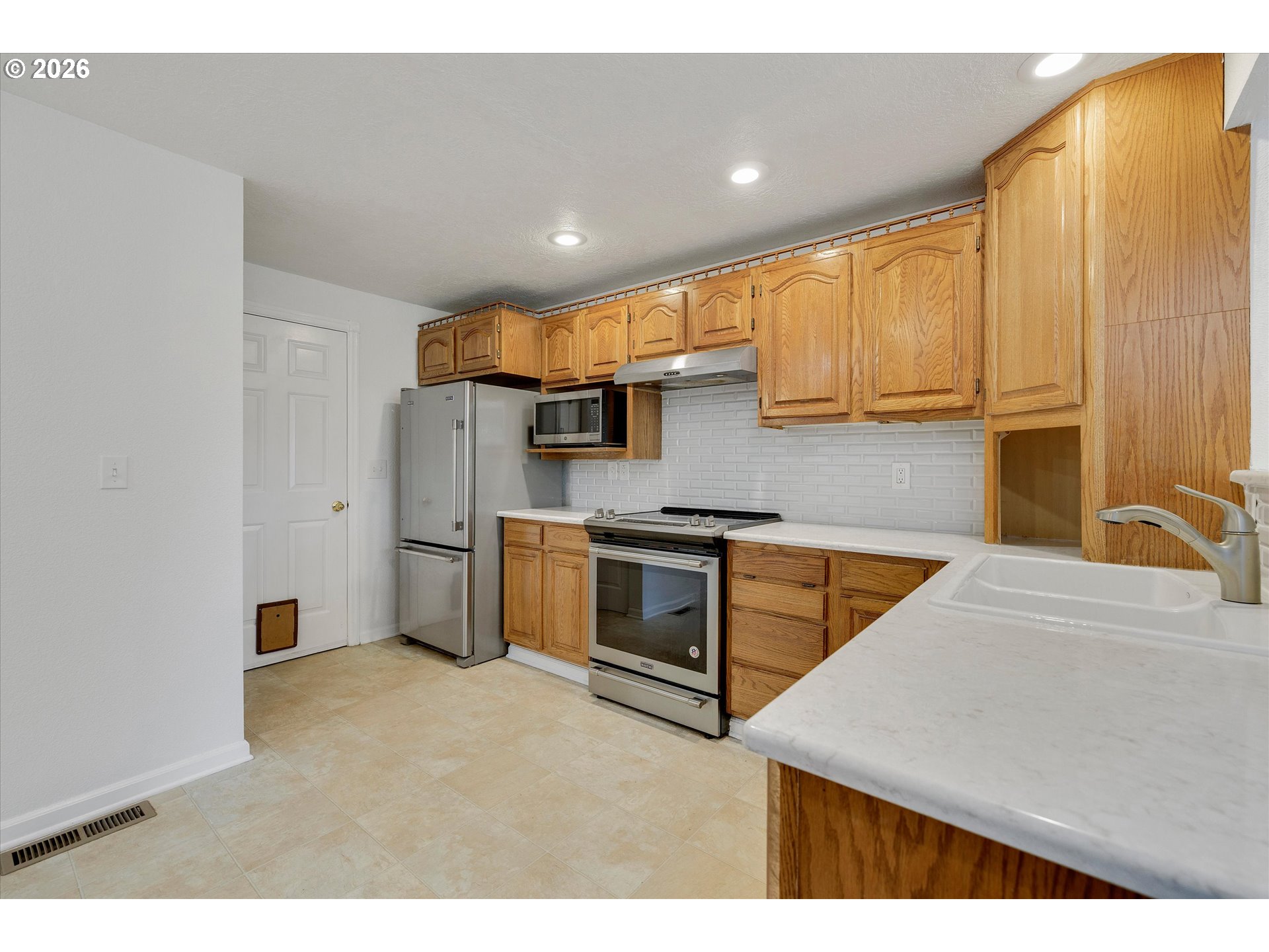 14765 Southwest Wheaton Lane Beaverton, OR 97007 - Photo 31 of 48