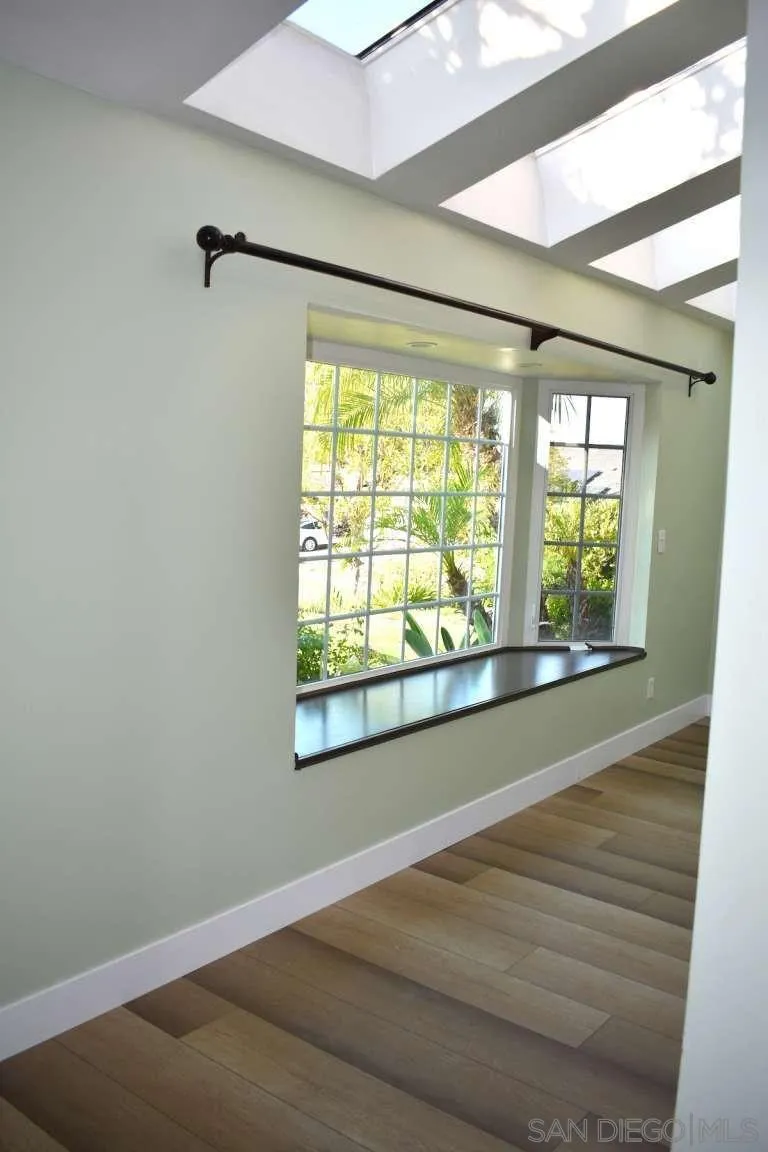 26658 Honey Creek Road Rancho Palos Verdes, CA 90275 - Photo 5 of 38 a view of an empty room with a window
