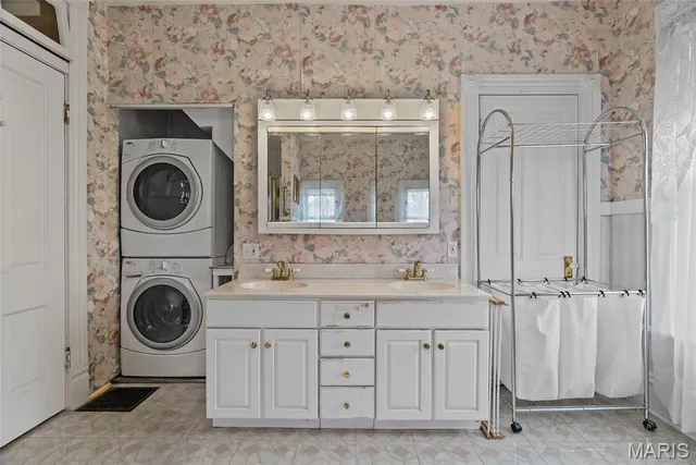 $411,000 | 7038 Pernod Avenue, St. Louis, MO 63139