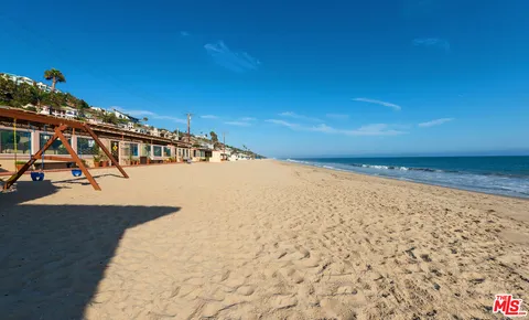 $2,000,000 | 21400 Rambla Vista, Malibu, CA 90265