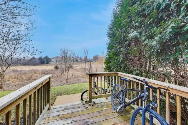 $289,500 | 676 South Jade Lane, Unit 676, Round Lake, IL 60073