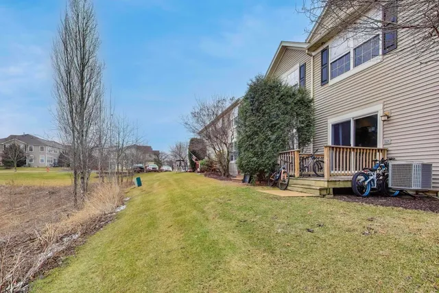 $289,500 | 676 South Jade Lane, Unit 676, Round Lake, IL 60073