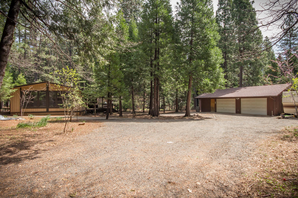 33037 Aleen Road Shingletown, CA 96088 - Photo 14 of 14 driveway2