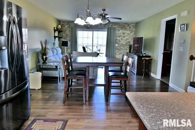 $215,000 | 656 Bittersweet Avenue, Germantown Hills, IL 61548