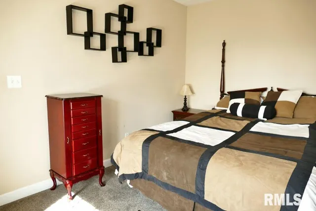 $215,000 | 656 Bittersweet Avenue, Germantown Hills, IL 61548