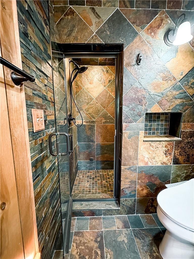 5164 Chowchilla Mountain Road Mariposa, CA 95338 - Photo 17 of 74 Walk in steam shower