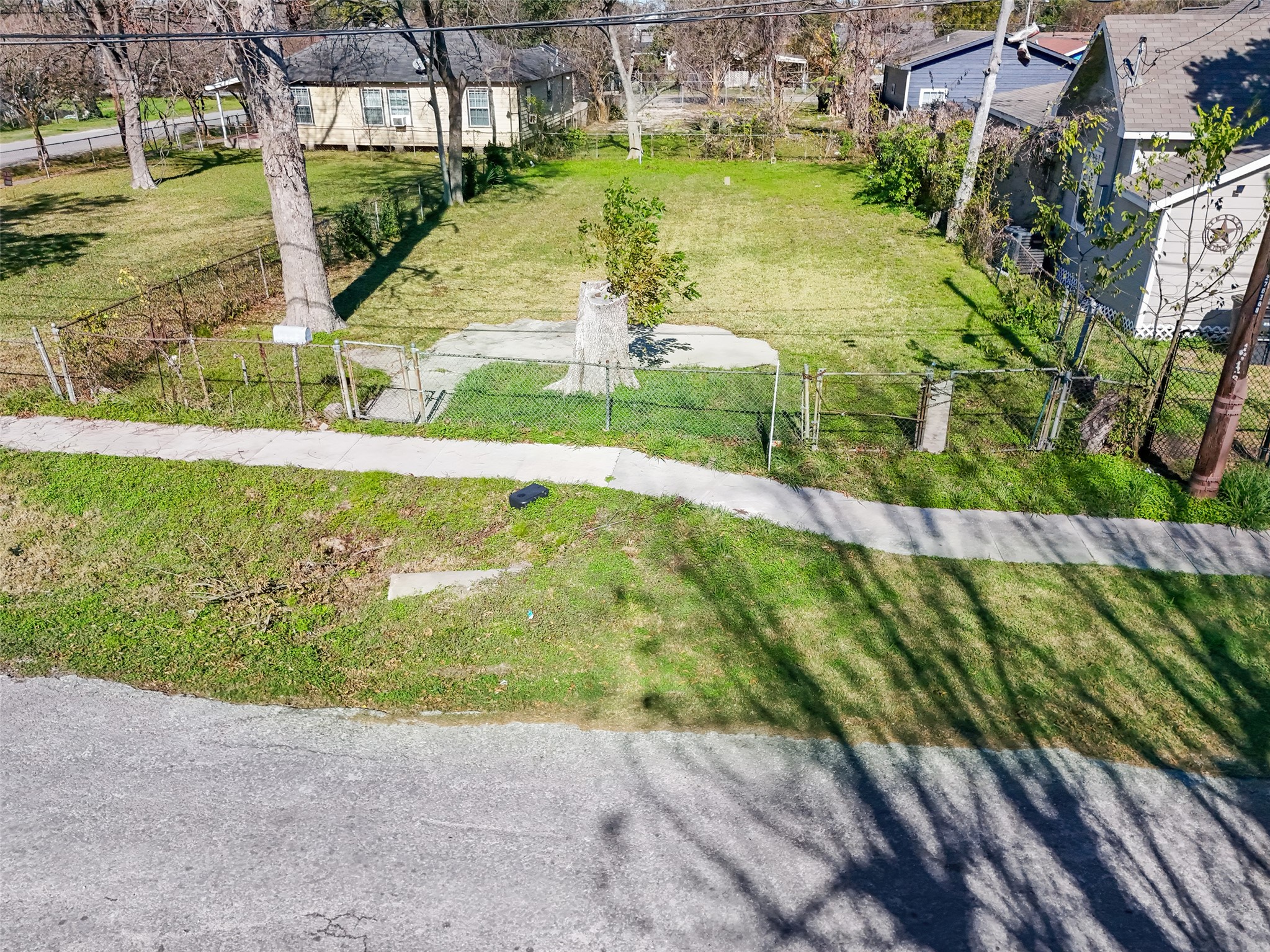 4607 Evella Street Houston, TX 77026 - Photo 5 of 12