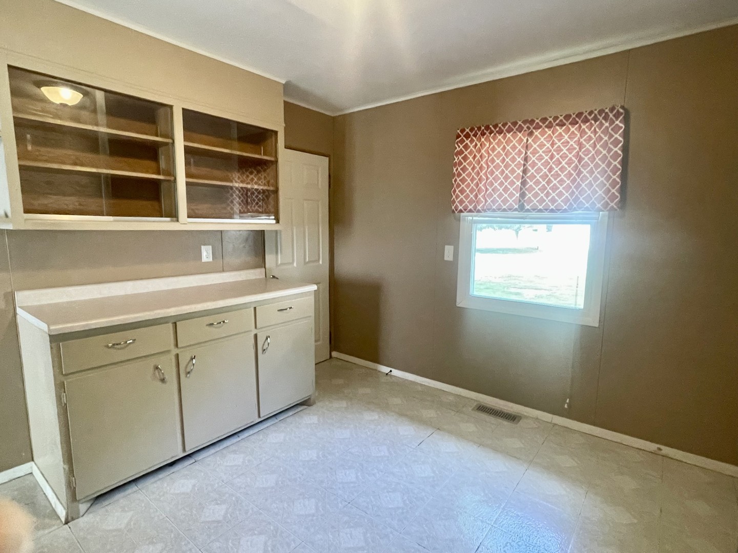 409 Elm Street Cedar Point, IL 61316 - Photo 7 of 15 a utility room with a sink